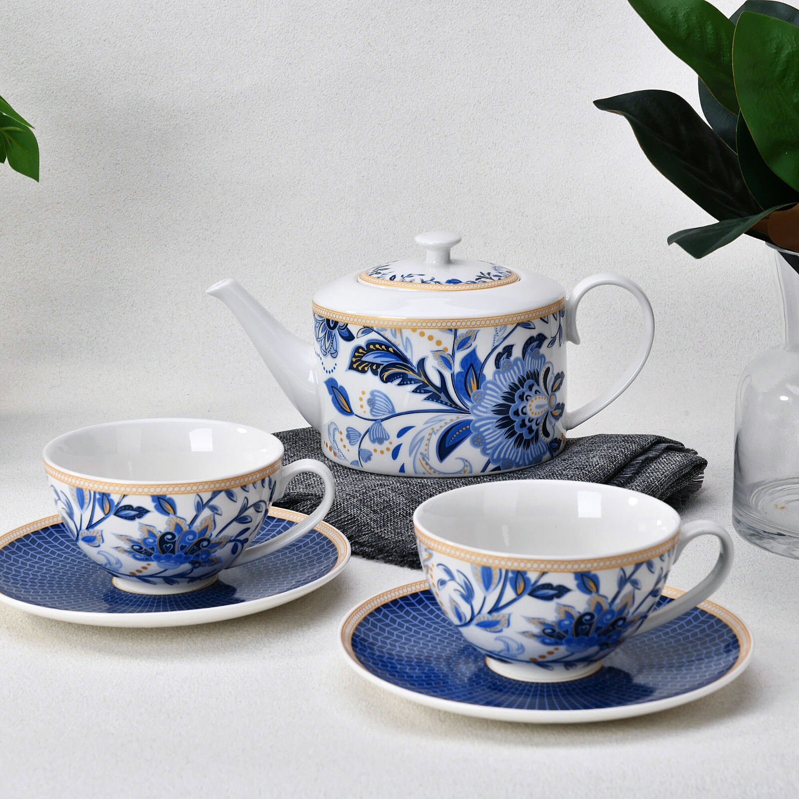 STPGOODS Melodie de Fleurs Porcelain Teapot and Teacup Set for 2 Persons Tea Set STPGOODS Melodie de Fleurs Porcelain Teapot and Teacup Set for 2 Persons Tea Set