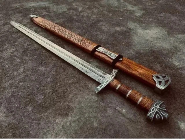 Hand Forged Damascus steel Viking Sword Sharp / Battle Ready Medieval Sword Hand Forged Damascus steel Viking Sword Sharp / Battle Ready Medieval Sword