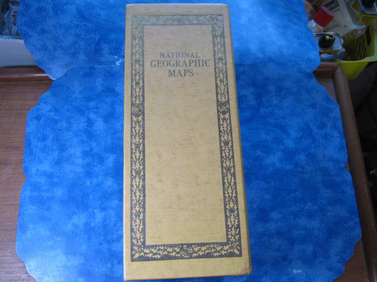 LARGE NATIONAL GEOGRAPIC MAPS SLIPCASE VGC LARGE NATIONAL GEOGRAPIC MAPS SLIPCASE VGC