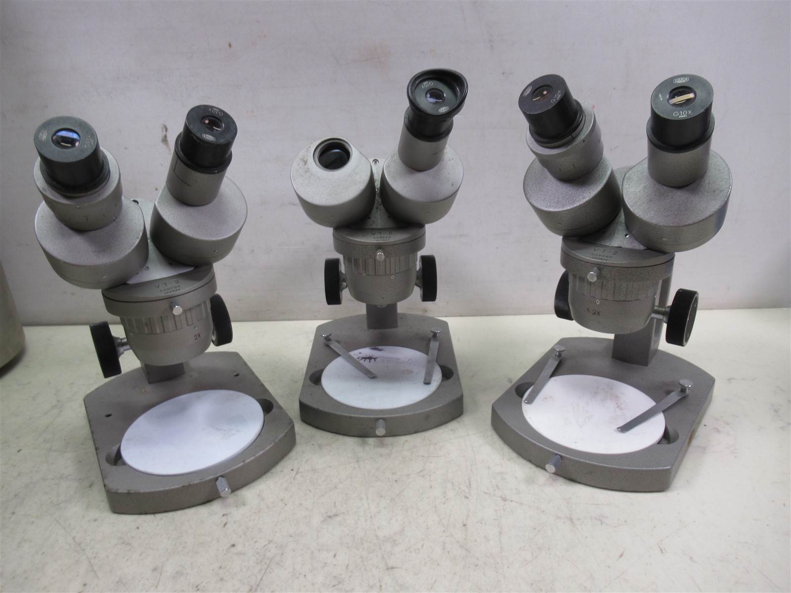 Lot of 3 Olympus Binocular Stereo Microscopes VT-II Laboratory Student Devices Lot of 3 Olympus Binocular Stereo Microscopes VT-II Laboratory Student Devices