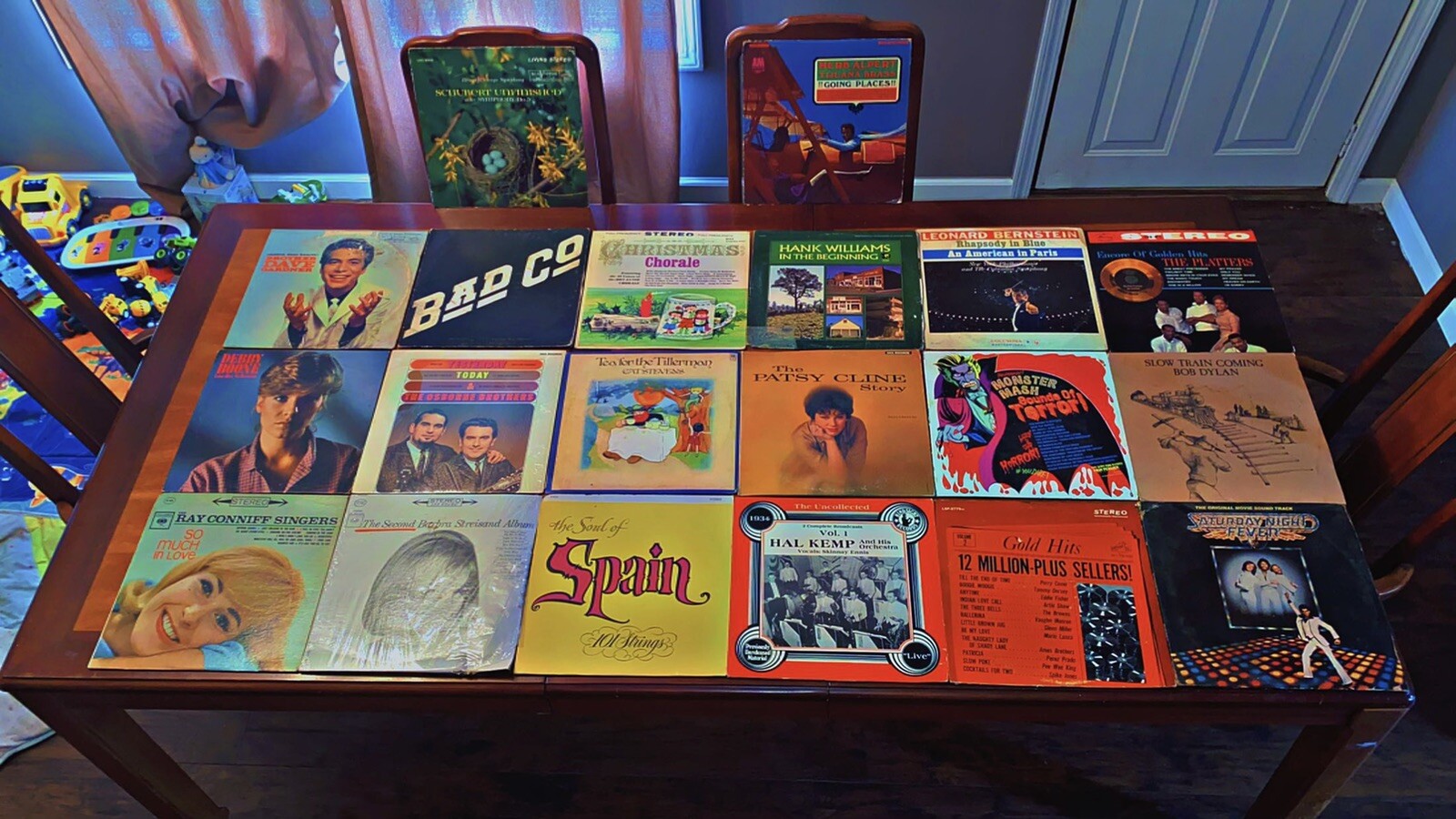 (LOT OF 20) Antique Vinyl Records At A Amazing Price Over 300$ Value (LOT OF 20) Antique Vinyl Records At A Amazing Price Over 300$ Value