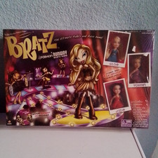 MGA Entertainment Bratz 4 Fashion Runway Board Game Complete w/ CD, 2+ Players picture