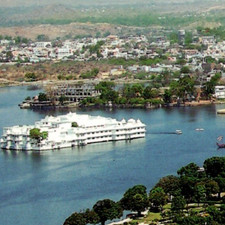 Vintage Postcard Aerial View Lake Palace City Palace Udaipur Rajasthan India picture