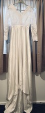 Ivory Lace V-Neck Long Sleeve A-Line Full-Length Wedding Dress picture