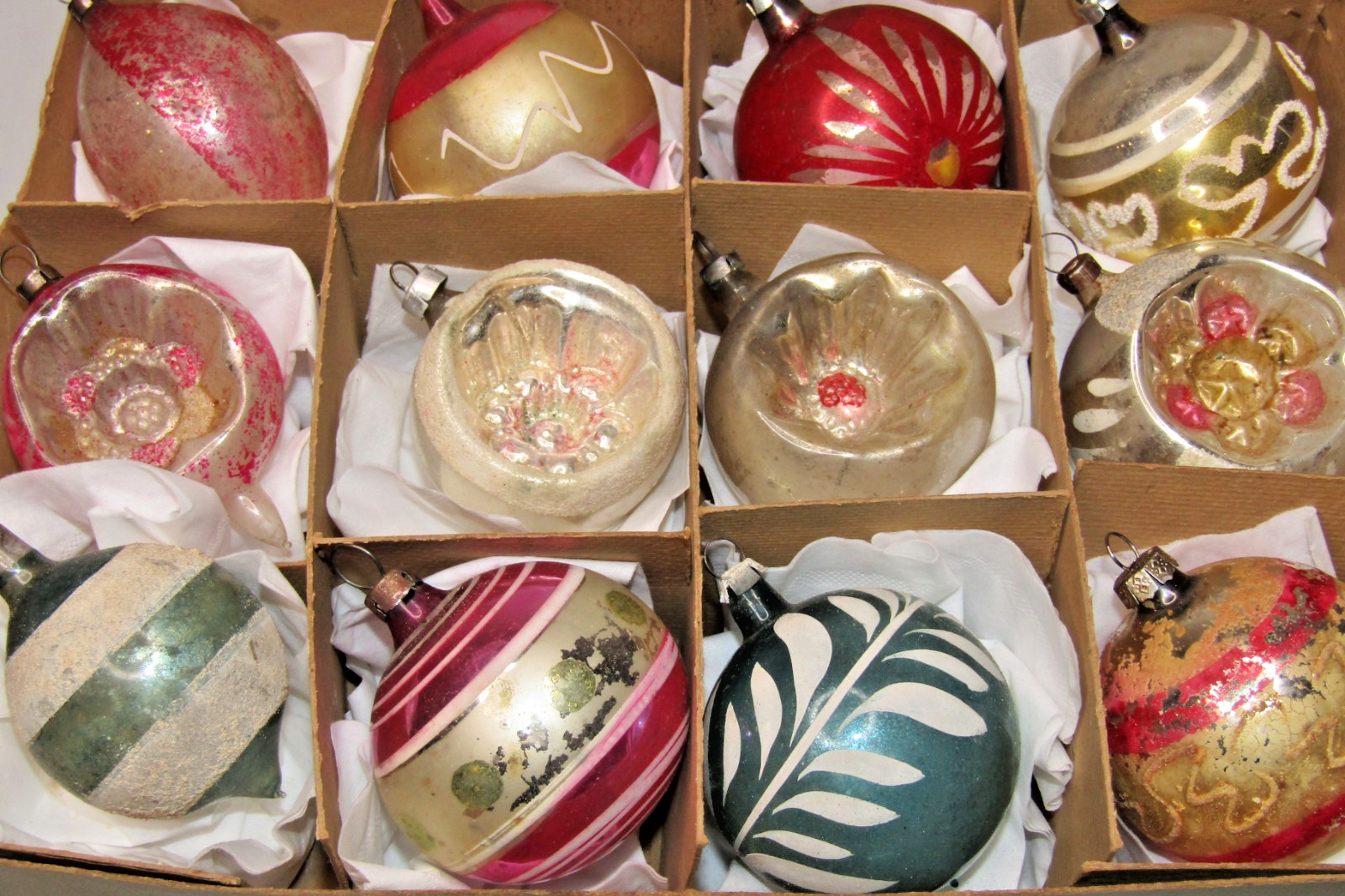 Lot Antique VTG Glass Pictured Indent FLOWER BALL Christmas Ornaments Germany Lot Antique VTG Glass Pictured Indent FLOWER BALL Christmas Ornaments Germany