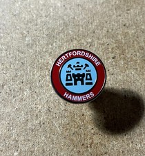 WEST HAM HERTFORDSHIRE HAMMERS ENAMEL FOOTBALL BADGE picture