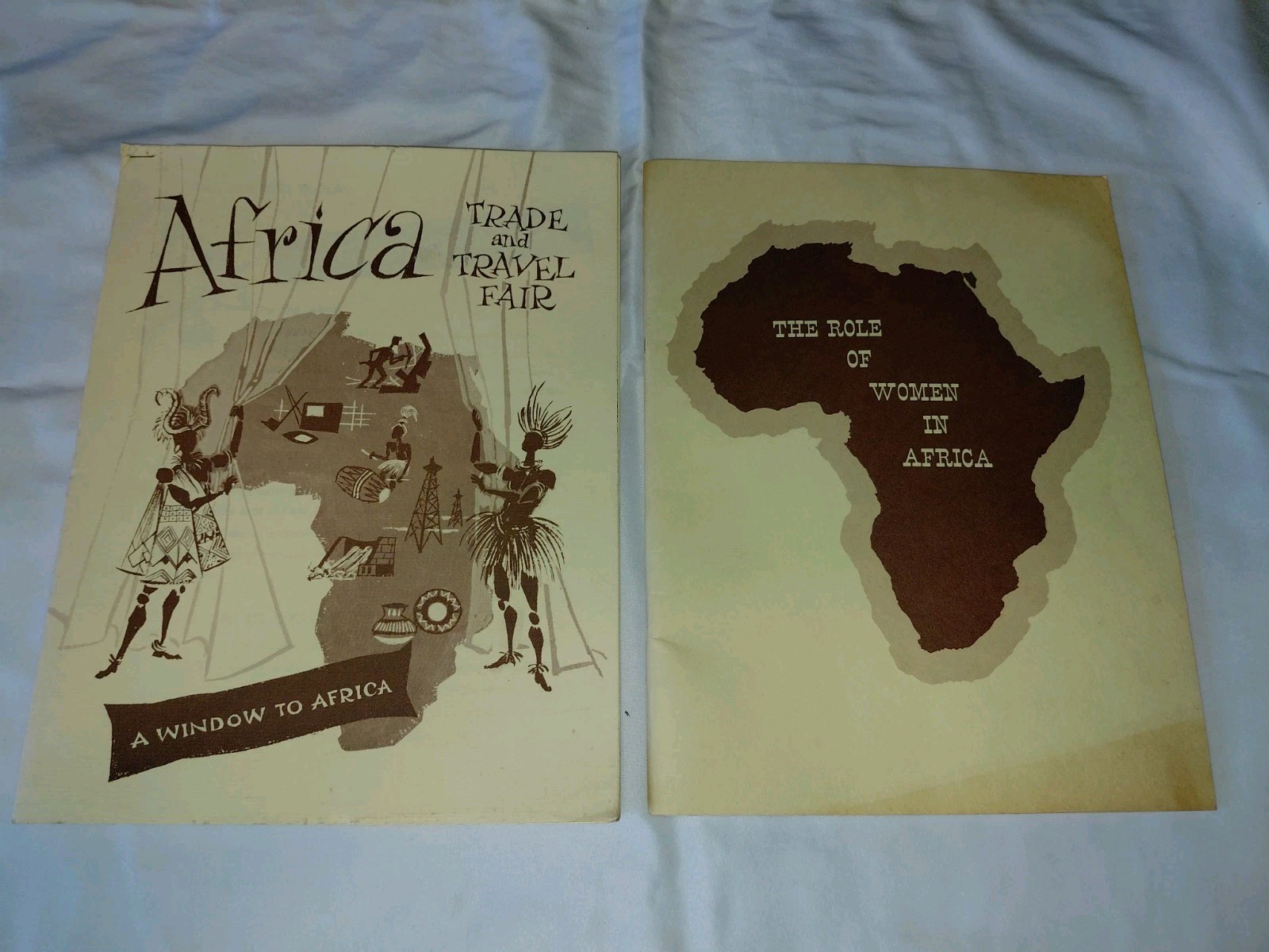 Lot Of 2 Vintage 1950s Africa Travel Booklets / Women In Africa Lot Of 2 Vintage 1950s Africa Travel Booklets / Women In Africa