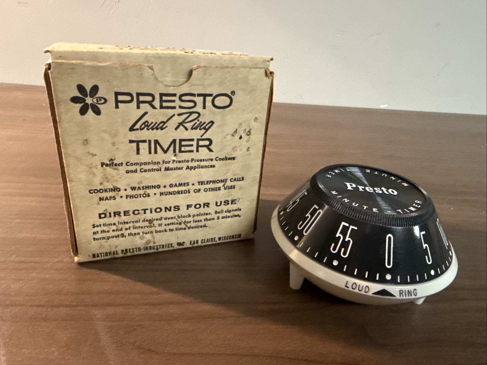 Vintage ATOMIC Presto Loud Ring Timer, Presto Industries Eau Claire, Wisconsin  Vintage ATOMIC Presto Loud Ring Timer, Presto Industries Eau Claire, Wisconsin 