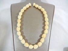VINTAGE 16” HAWAII LEI PIKAKE FLOWER NECKLACE - 28 HAND CARVED BEADS picture