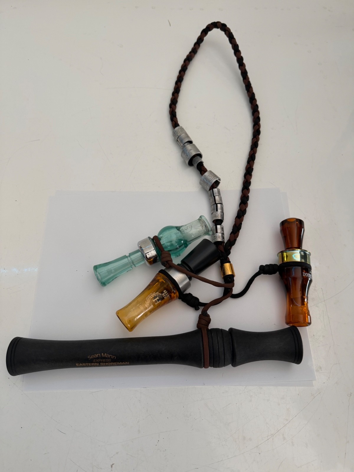 VINTAGE DUCK CALL LANYARD WITH BIRD BANDS AND CALLS SEAN MANN GOOSE ETC READ