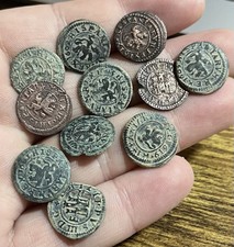 ATTRACTIVE Early 1600s 2 Maravedis Spanish Colonial Old Coin Pirate Gold Era 1EA picture