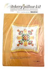 THE KIT BIT Stitchery Pillow Kit TULIP RING Needlepoint 70's Colors Orange NEW picture