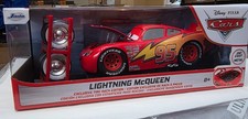 Jada Disney Pixar Cars 3 Lightning McQueen 1:24 Die-Cast  Vehicle w/ Tire  Rack picture
