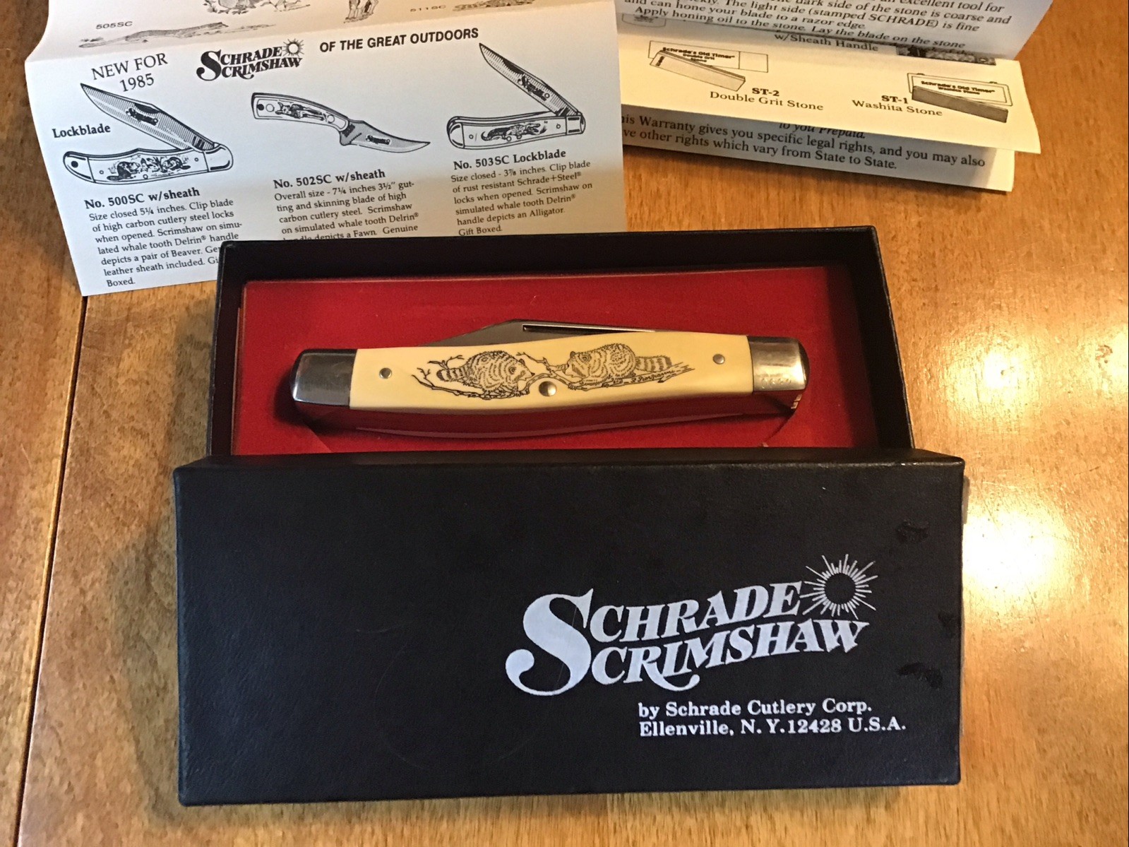 Schrade USA SC505 "Raccoons" Scrimshaw 3-Blade Stockman Pocket Knife And Box Nos