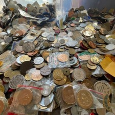 1 Pound of Old Numismatic Tokens & Medals From Lot Pictured Good Variety #942859 picture