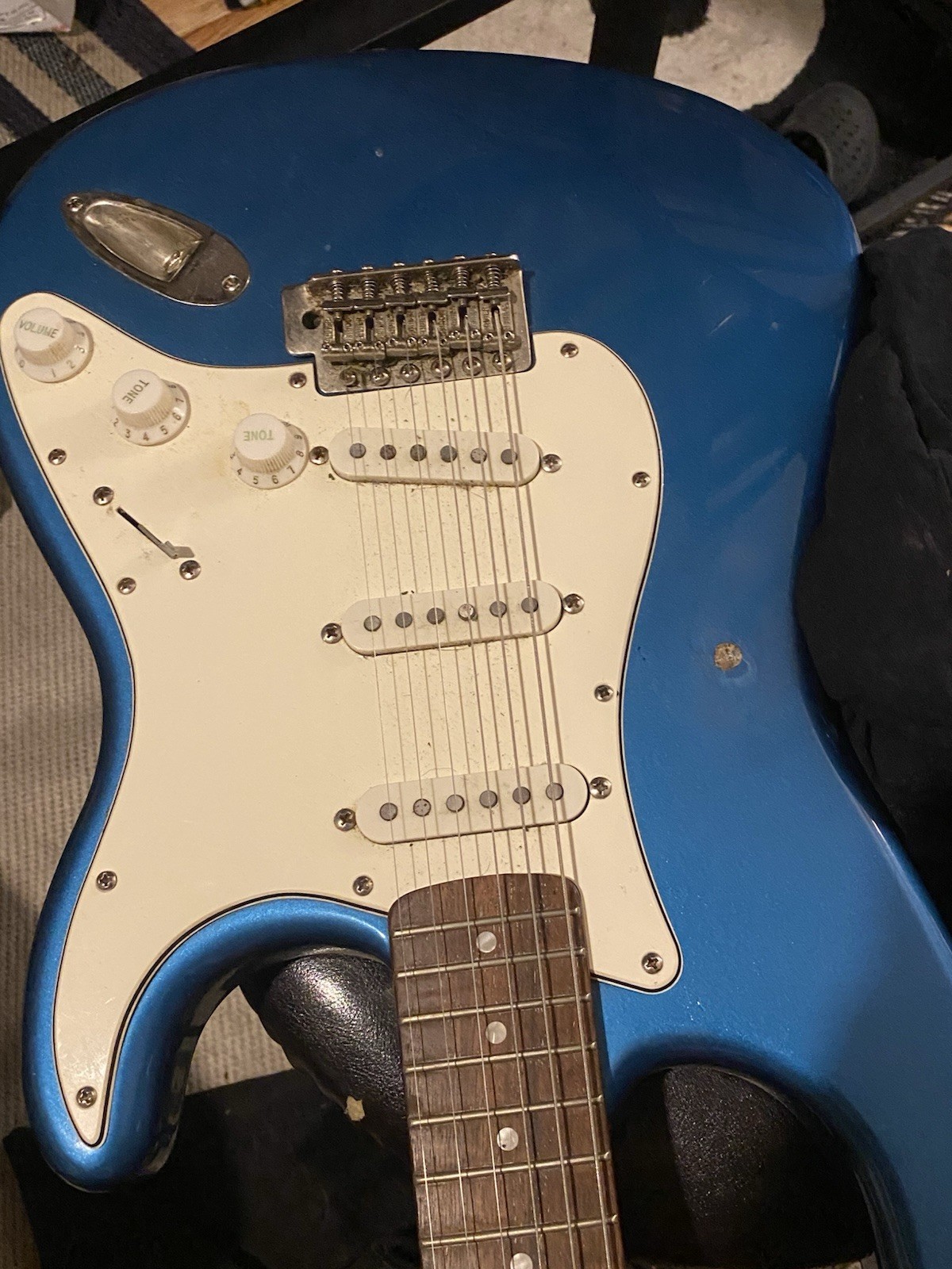 6 string fender stratocaster