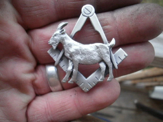 freemason riding the goat masonic pin