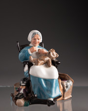 Royal Doulton "Nanny" (HN 2221) - 1957 Figurine picture