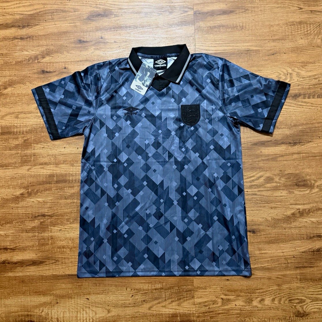 Retro Umbro England 1990 Blackout football jersey Size L