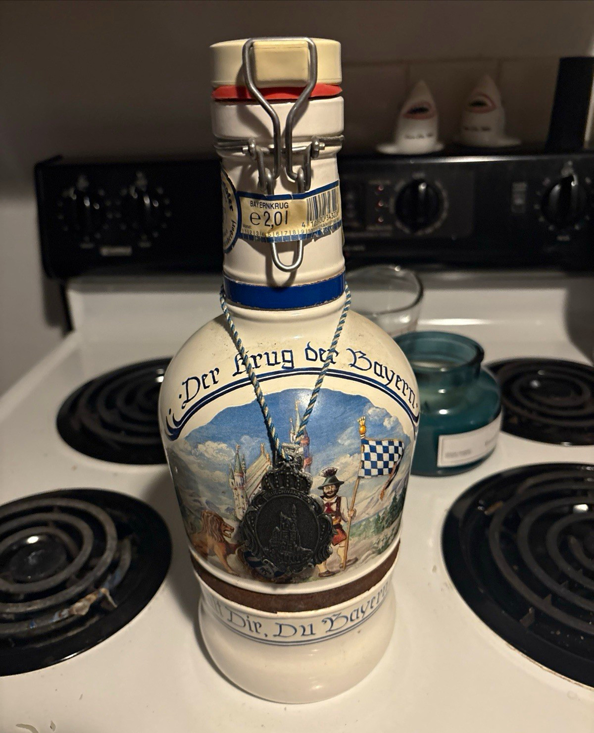 Decorative Der Krug der Bayern German Stoneware Beer Stein Swing-Top Metal Clasp