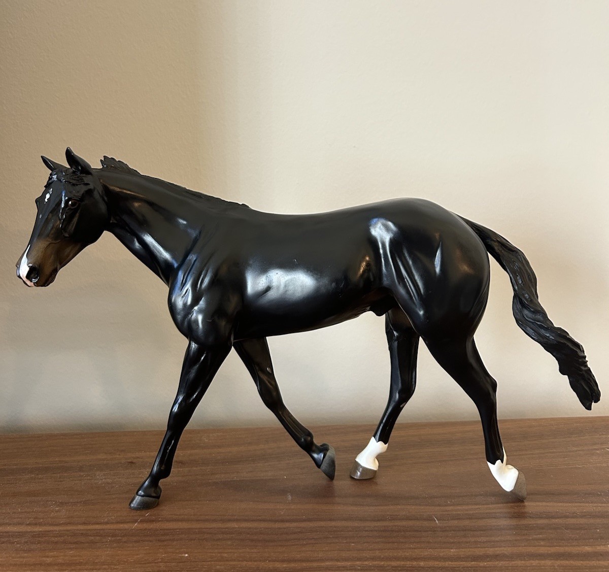 “WALTER” Sheryl Leisure Resin Traditional Model Horse