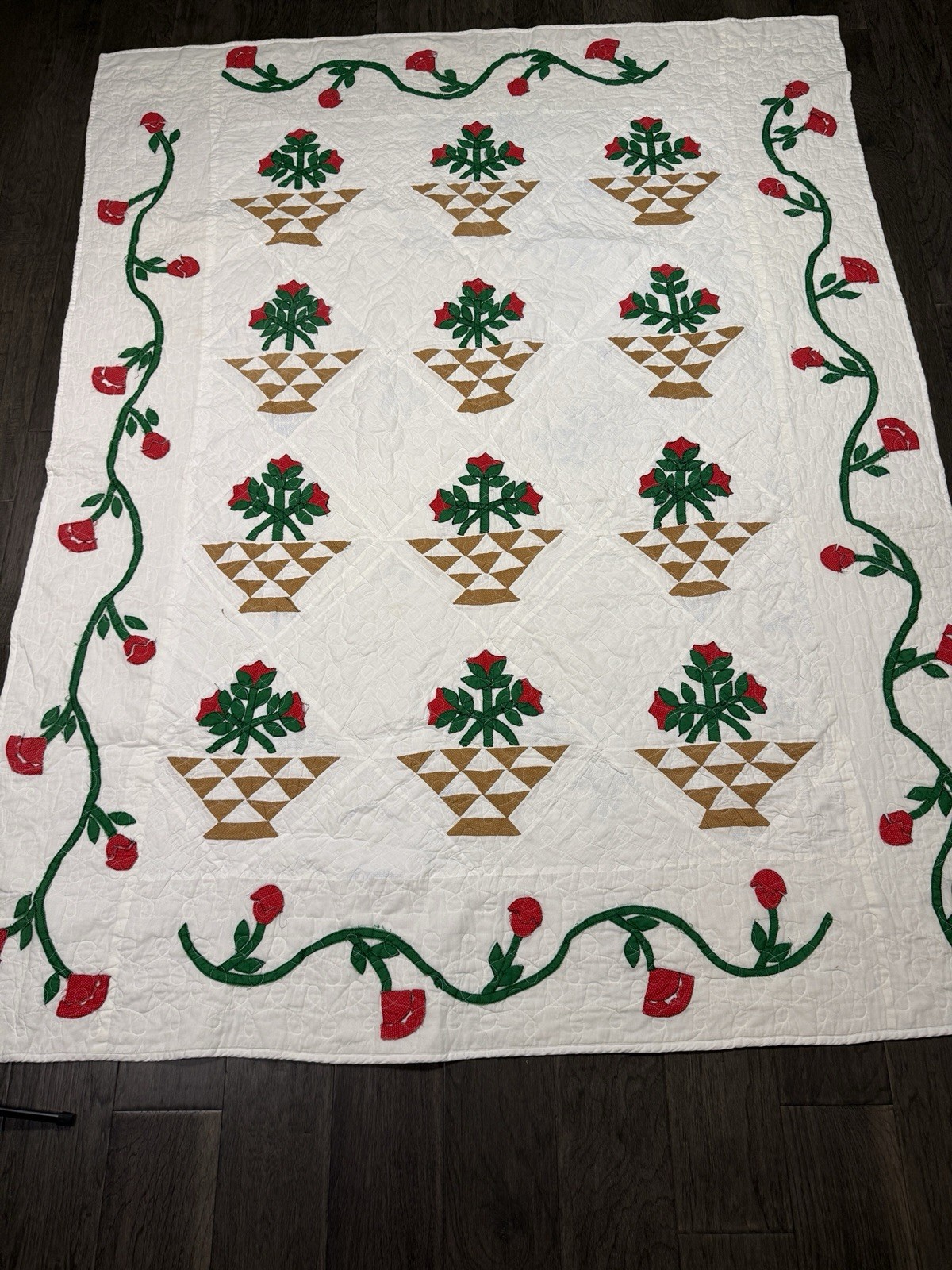 Vintage Floral Quilt Red Green White Flower Basket 87” X 68” Quilted Vintage Floral Quilt Red Green White Flower Basket 87” X 68” Quilted