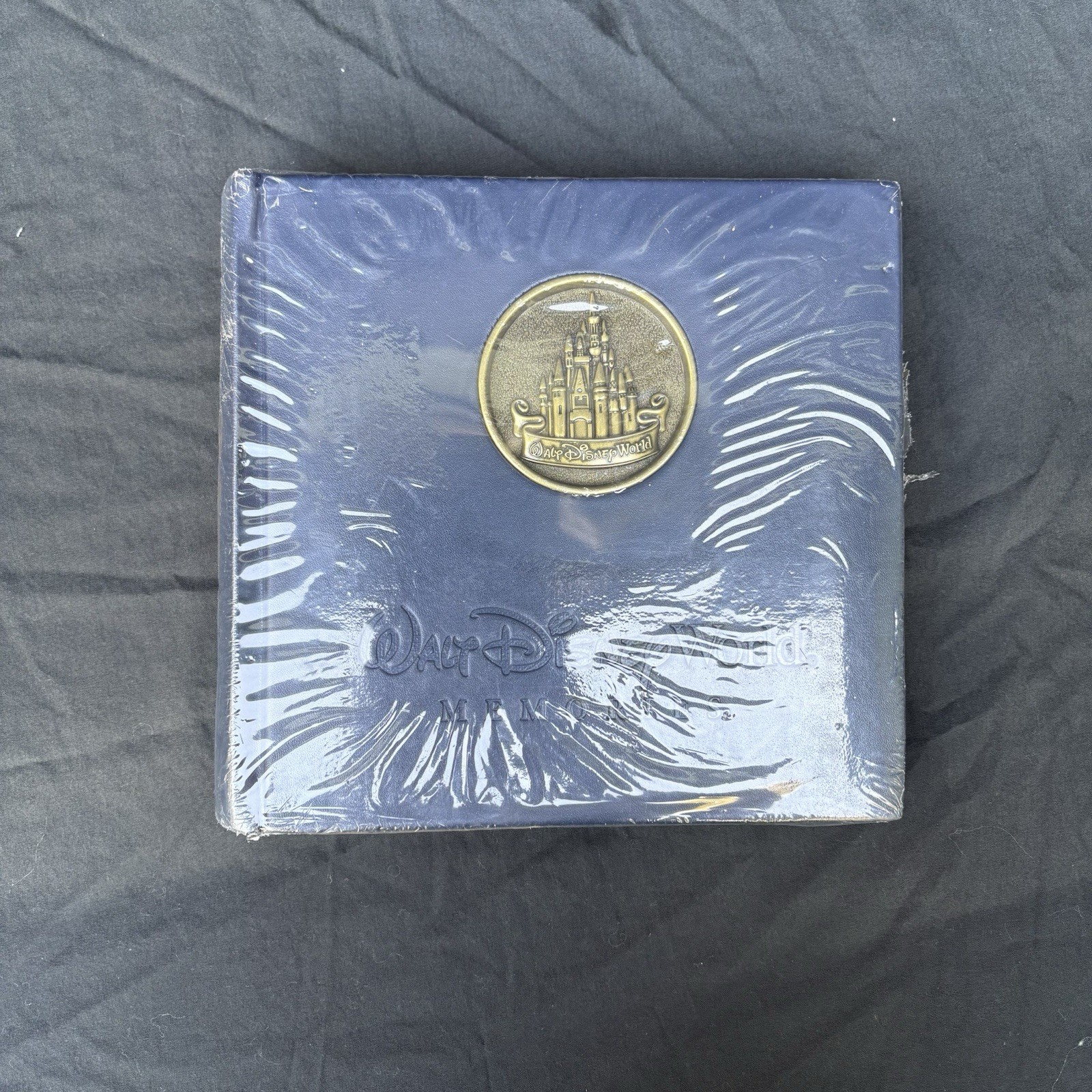Walt Disney World Photo Album Memories Medallion Castle Holds 200 4"x6”  Sealed