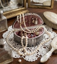 Antique Jennings Brothers Silver Plated, Jewelry Casket Pattern JB 1574 1900’s￼ picture