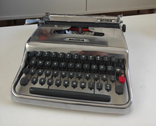 SILVER MCM. OLIVETTI LETTERA 22 TYPEWRITER . MOMA. SPANISH Ñ. ELITE FONT 7. 1964 picture