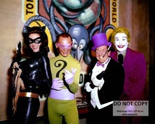 CATWOMAN, RIDDLER, JOKER & PENGUIN IN 1966 MOVIE "BATMAN" 8X10 PHOTO (ZZ-703) picture