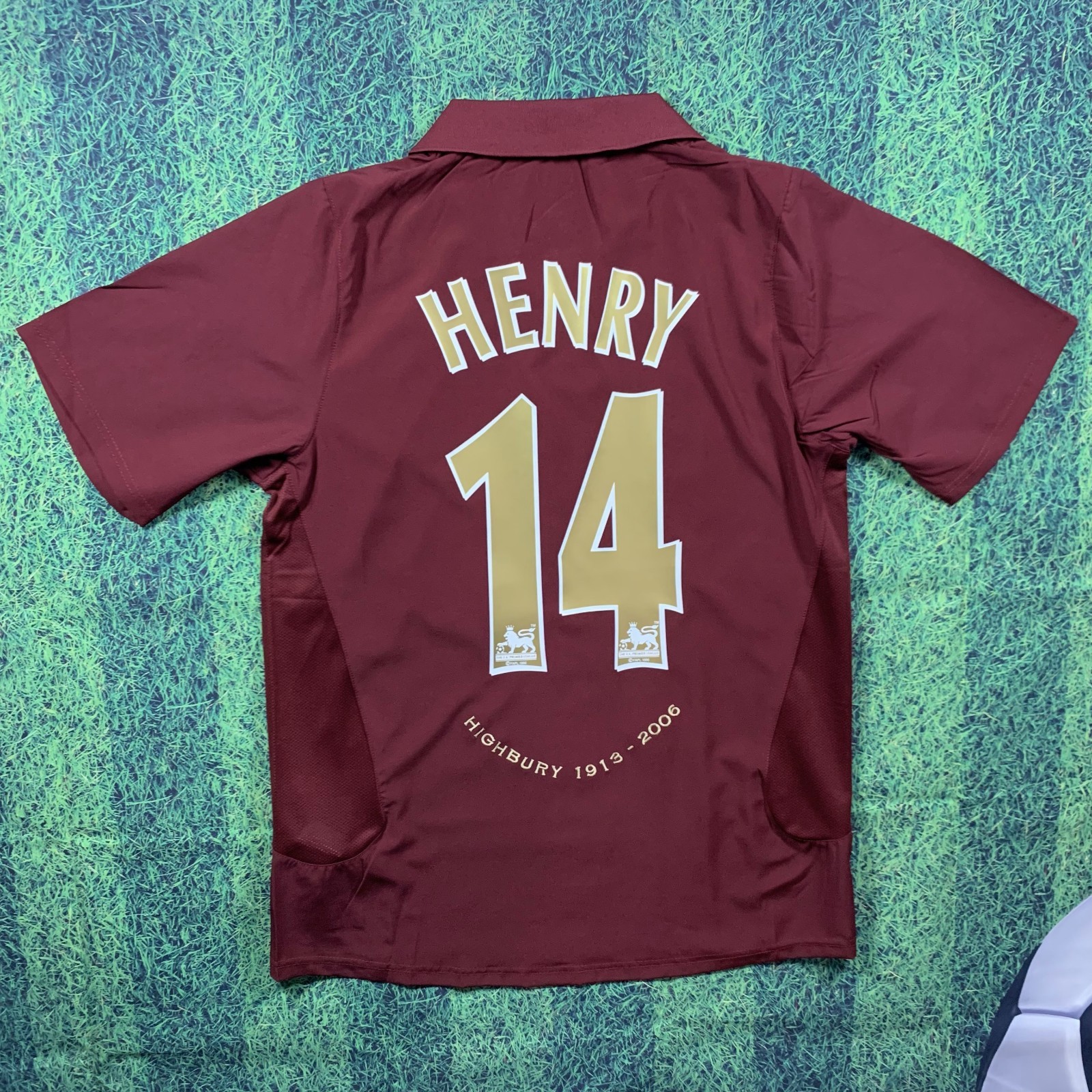 Thierry Henry Arsenal 2005/2006 Highbury Jersey - Retro Jersey - Mens Size - NEW Thierry Henry Arsenal 2005/2006 Highbury Jersey - Retro Jersey - Mens Size - NEW
