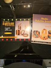The Best of Bakelite and other Plastic Jewelry by D. Battle & A. Lesser 1996 HC  picture