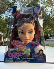 Bratz Funky Fashion Makeover Dana Styling Head Make-Up Set w/ Accessories 2004 picture