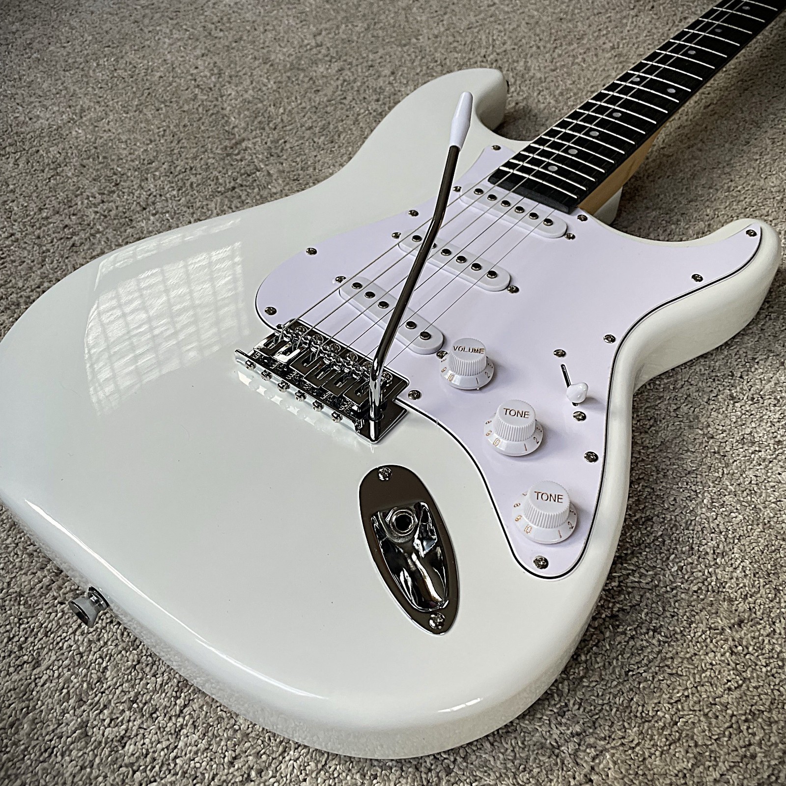 Full-Size Olympic White Electric Guitar with Rosewood Fretboard, S-S-S Pickups Full-Size Olympic White Electric Guitar with Rosewood Fretboard, S-S-S Pickups