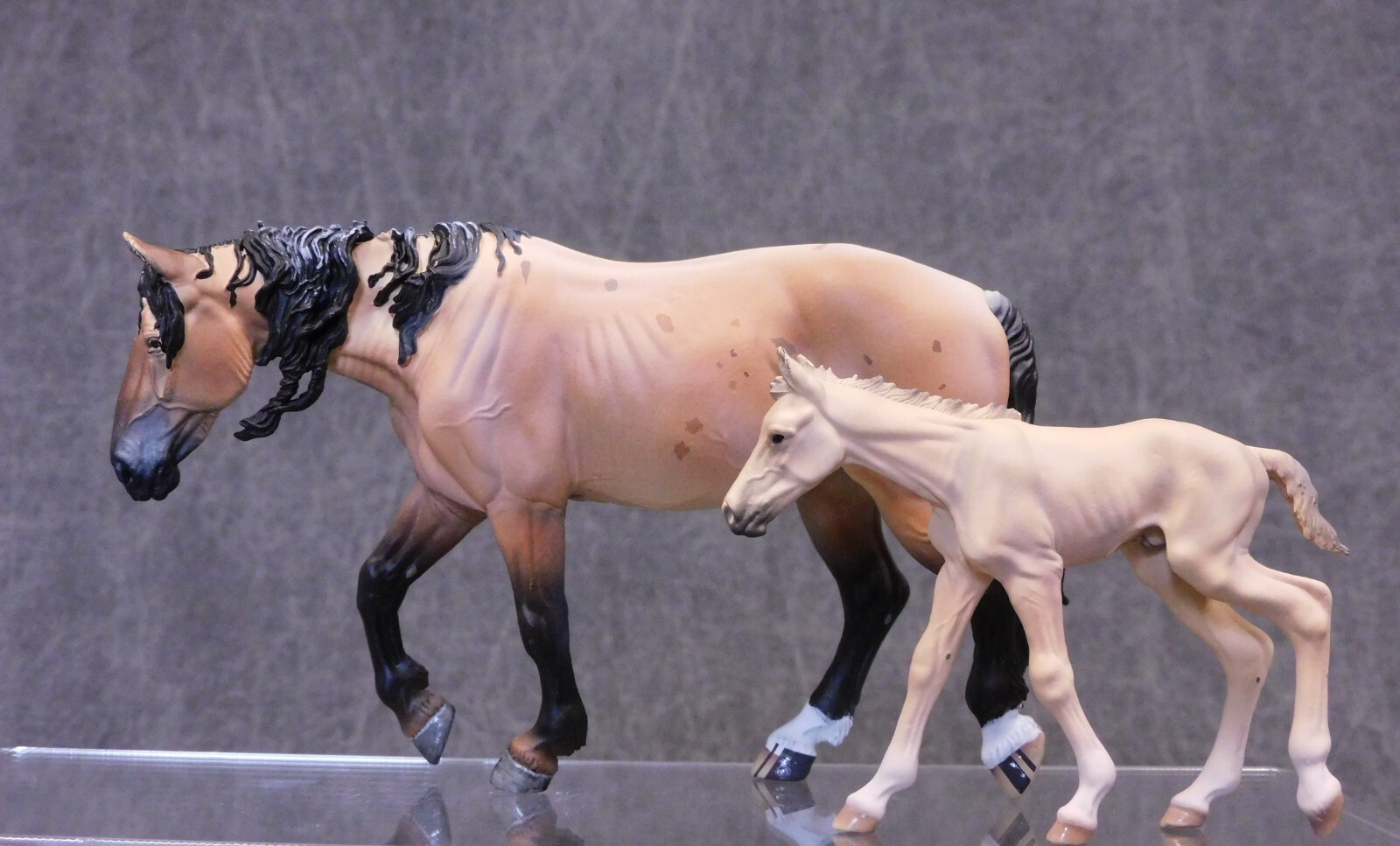 WIA NEW * Buckskin Mustang Mare and Foal - Birdie and Boone * Figure Model Horse WIA NEW * Buckskin Mustang Mare and Foal - Birdie and Boone * Figure Model Horse