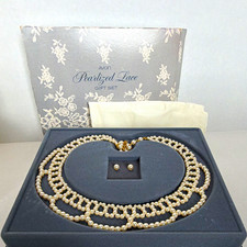 Vintage Avon Imitation Pearl Jewelry Set Gold/Ivory Necklace & Earrings - 1987 picture