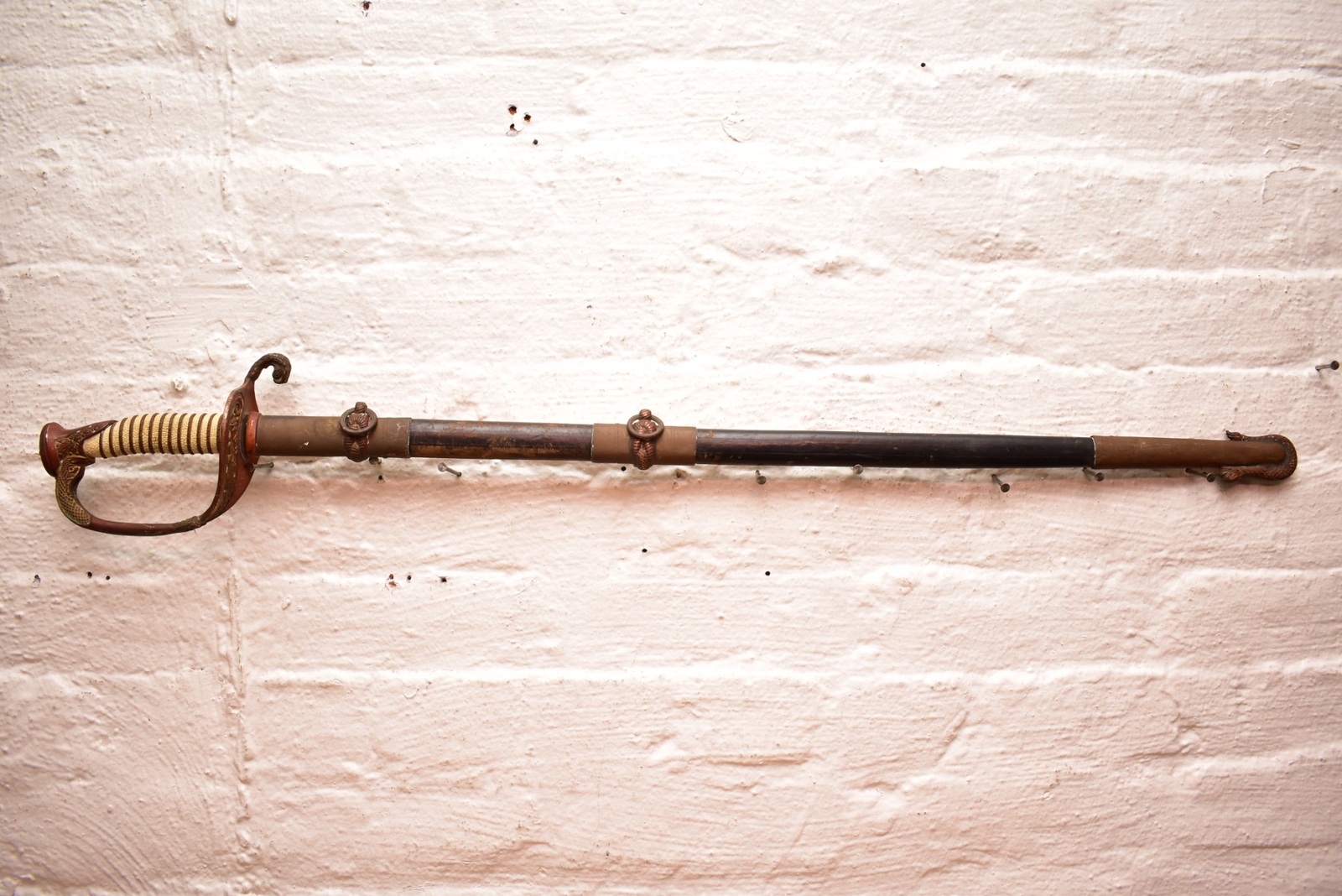 ATQ POST WW2 US NAVY USN 1852 PATTERN OFFICER'S PRESENTATION SWORD & SCABBARD ATQ POST WW2 US NAVY USN 1852 PATTERN OFFICER'S PRESENTATION SWORD & SCABBARD