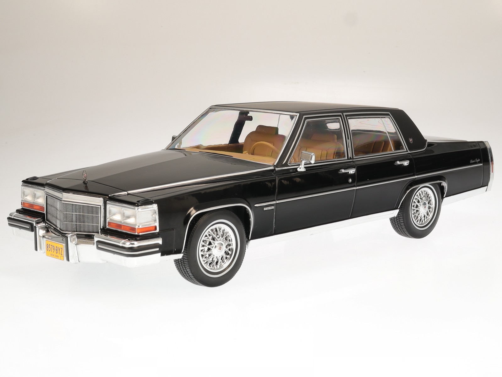 Cadillac Fleetwood Brougham 1982 Black diecast model car 18250 MCG 1:18 Cadillac Fleetwood Brougham 1982 Black diecast model car 18250 MCG 1:18