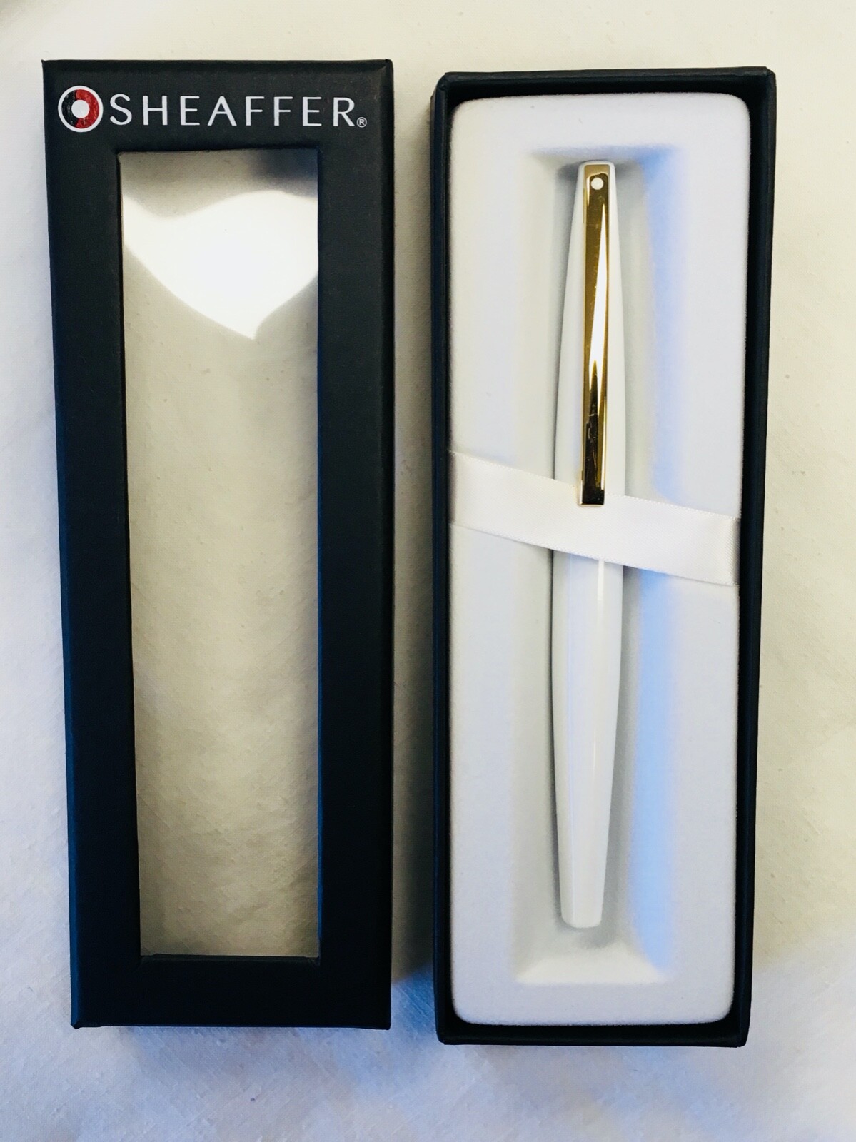 Sheaffer Taranis White Lightning “F” Nib Fountain Pen Sheaffer Taranis White Lightning “F” Nib Fountain Pen