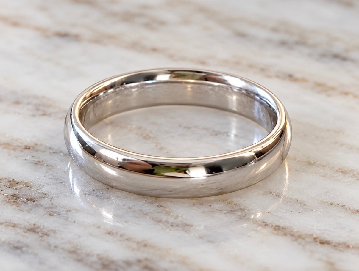 10K White Gold Wedding Band Ring Size 7.5 4g Classic Domed Polished 10K White Gold Wedding Band Ring Size 7.5 4g Classic Domed Polished