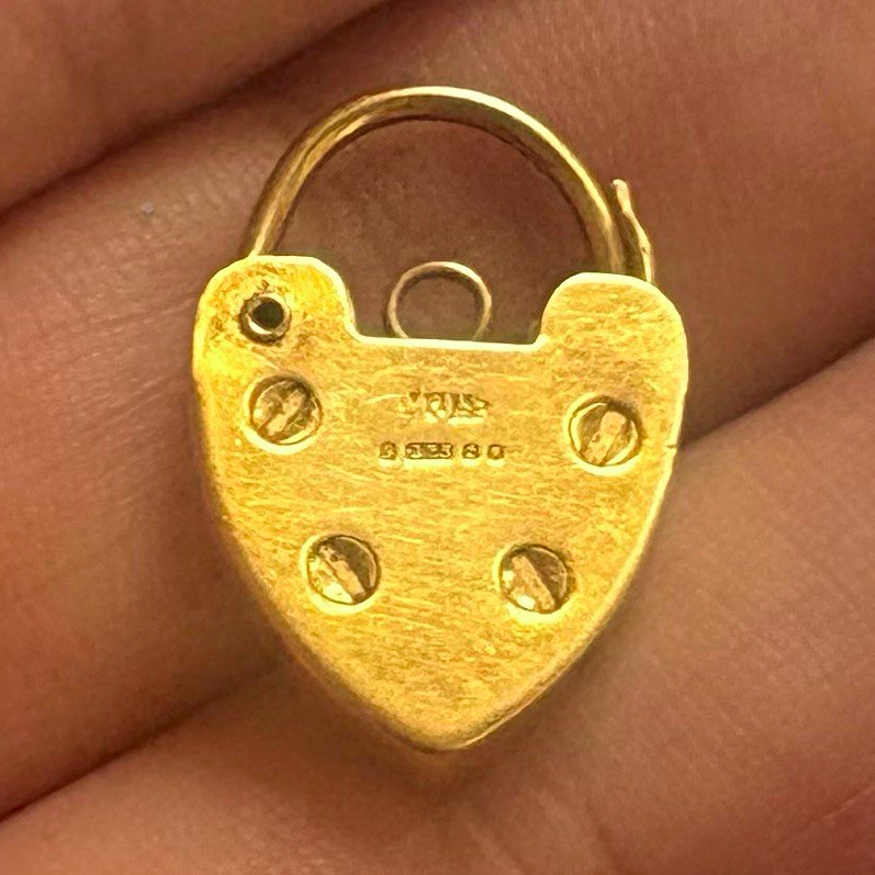Vintage 9ct Gold Heart Padlock Clasp Charm Hallmarked 375 Estate Jewelry Vintage 9ct Gold Heart Padlock Clasp Charm Hallmarked 375 Estate Jewelry