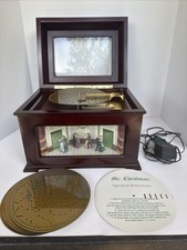 2000 MR. CHRISTMAS 16 Disc Holiday Symphonium w/Lighted Ballroom Scene 12”Wx9”H picture