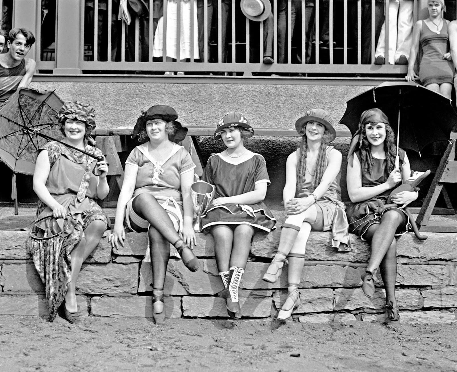 Historical moment of fashion and social culture of the 1920s. Historical moment of fashion and social culture of the 1920s.
