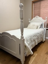Young America by Stanley "Caroline" Solid Wood Bedroom Set - White (4-Piece) picture