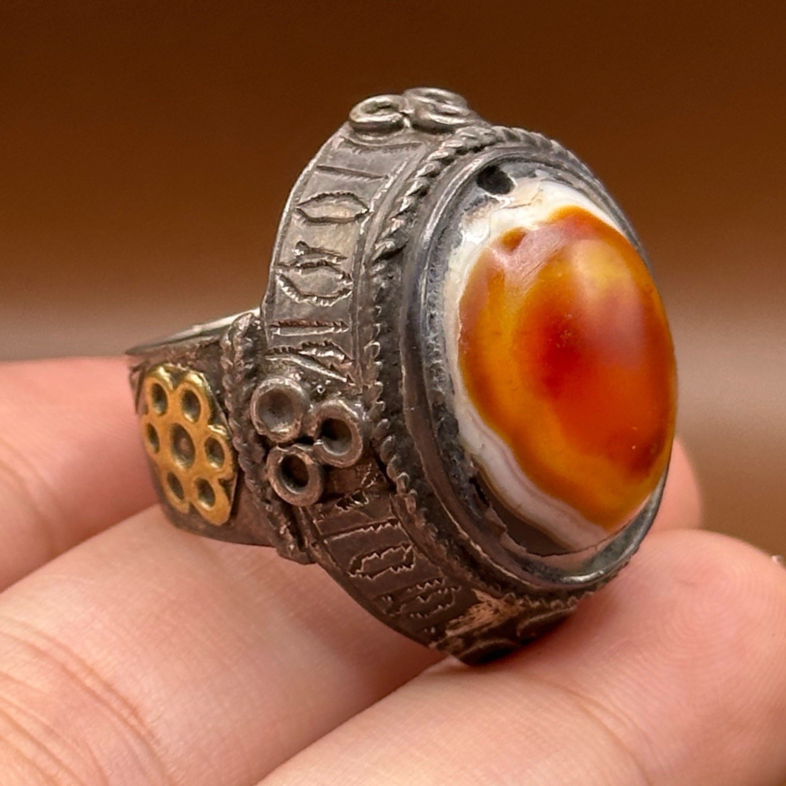Very Rare Ancient Near Eastern Lukmik Eye Pattern banded Agate Silver Ring