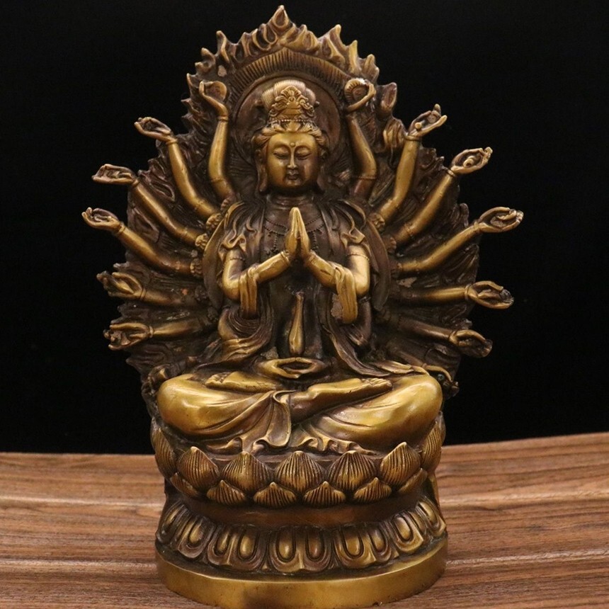 Bronze Thousand Handed Guanyin Bodhisattva Statue Antique Collection Ornaments Bronze Thousand Handed Guanyin Bodhisattva Statue Antique Collection Ornaments