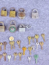 Mixed Vintage Yale Master Lock Lot Of Old Keys, 22 And 7 Locks Made In The USA picture