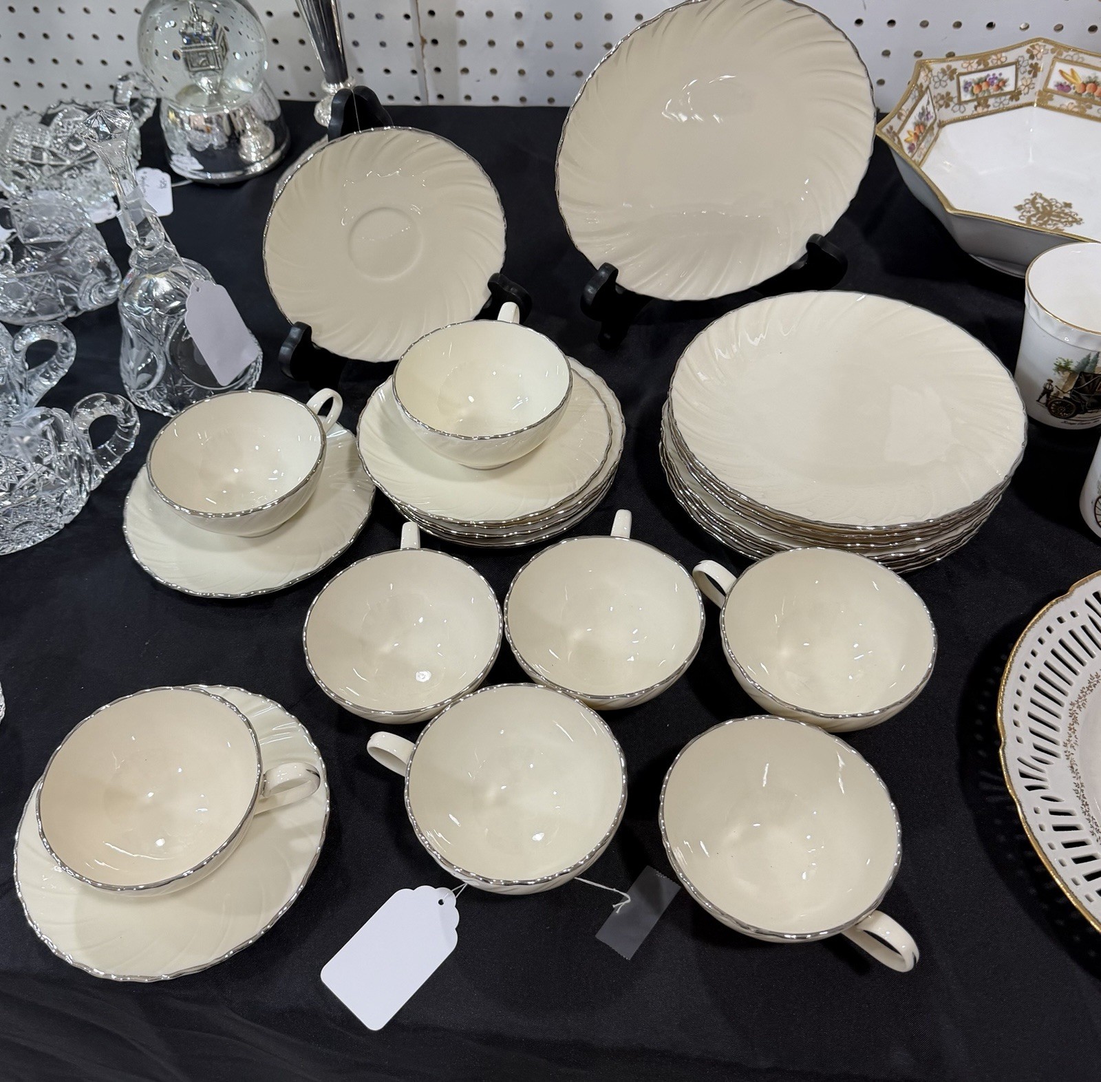Rare Vintage Discontinued Lenox China Weatherly Pattern 24 PC Set