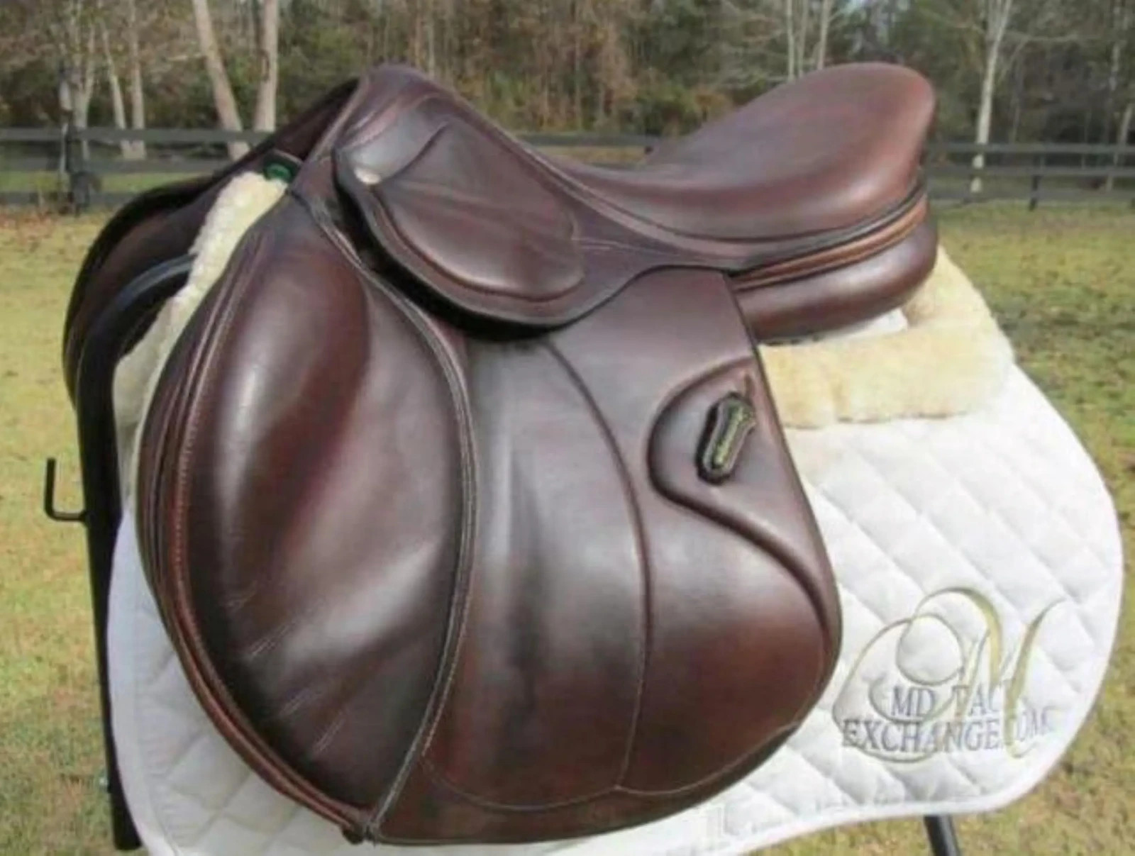 PREMIUM DARK BROWN ENGLISH CLOSE CONTACT SADDLE ECO- LEATHER HORSE RIDING SADDLE PREMIUM DARK BROWN ENGLISH CLOSE CONTACT SADDLE ECO- LEATHER HORSE RIDING SADDLE