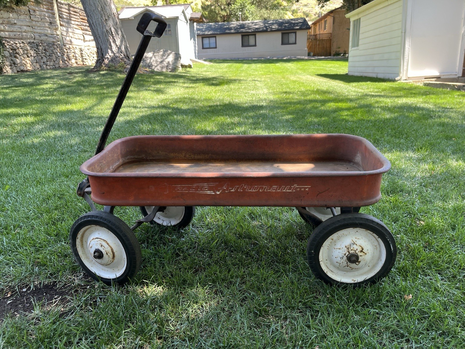 1962 Radio Flyer ASTRONAUT Red Wagon. All original. Good condition. Very rare 1962 Radio Flyer ASTRONAUT Red Wagon. All original. Good condition. Very rare